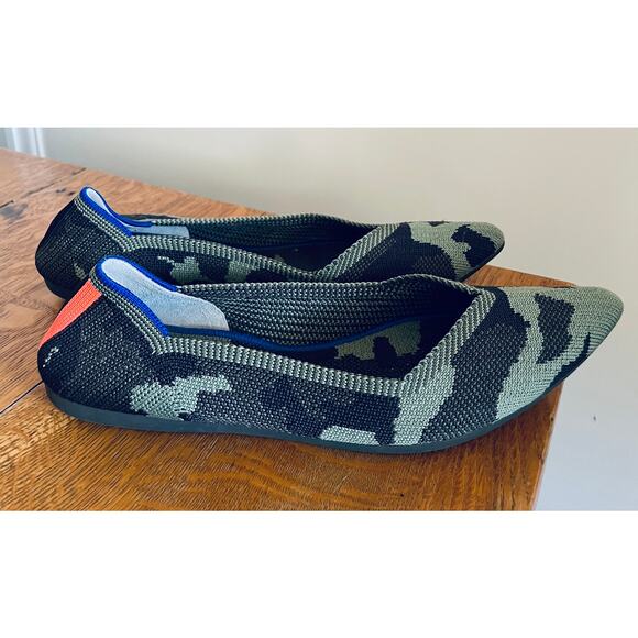 Women's Rothy's The Point Olive Camo Knit Pointy Toe Ballet Flats, Size 8 - Picture 2 of 4